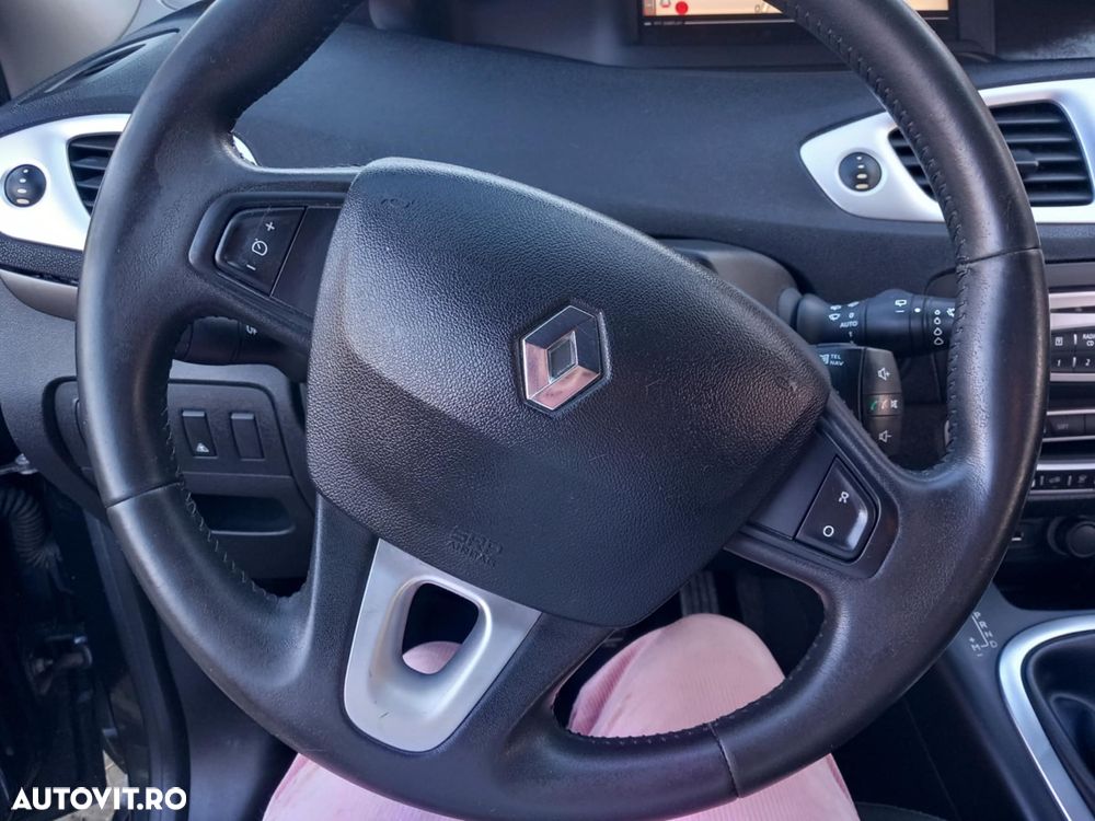 Renault Scenic 2.0 16V 140 CVT Bose Edition - 10