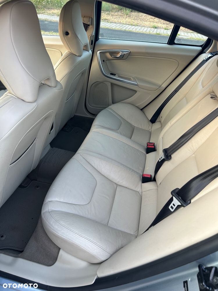 Volvo S60 - 15