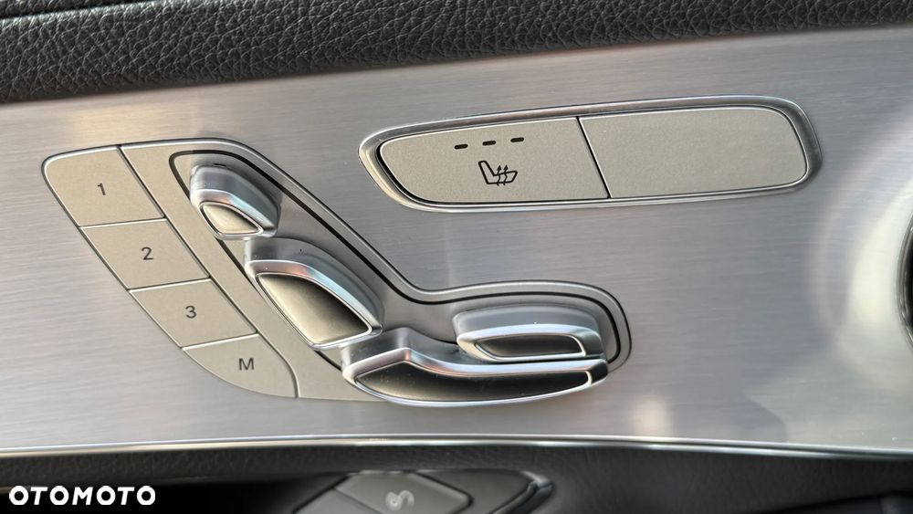 Mercedes-Benz GLC 300 d 4Matic 9G-TRONIC AMG Line - 18