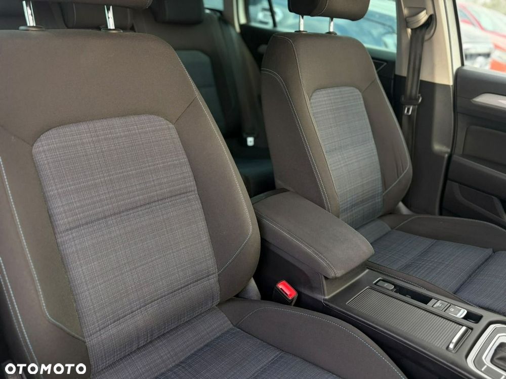 Volkswagen Passat - 20