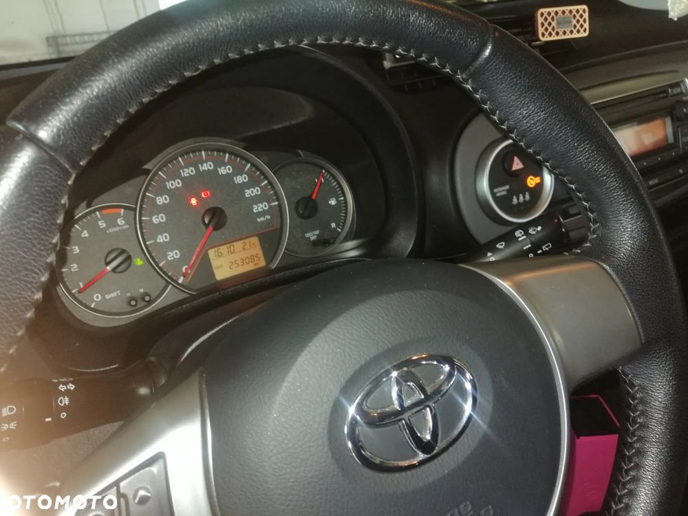 Toyota Yaris 1.4 D-4D Active - 11