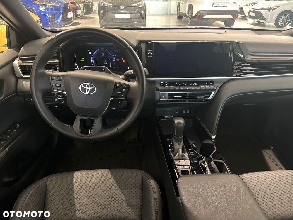 Toyota Camry - 11