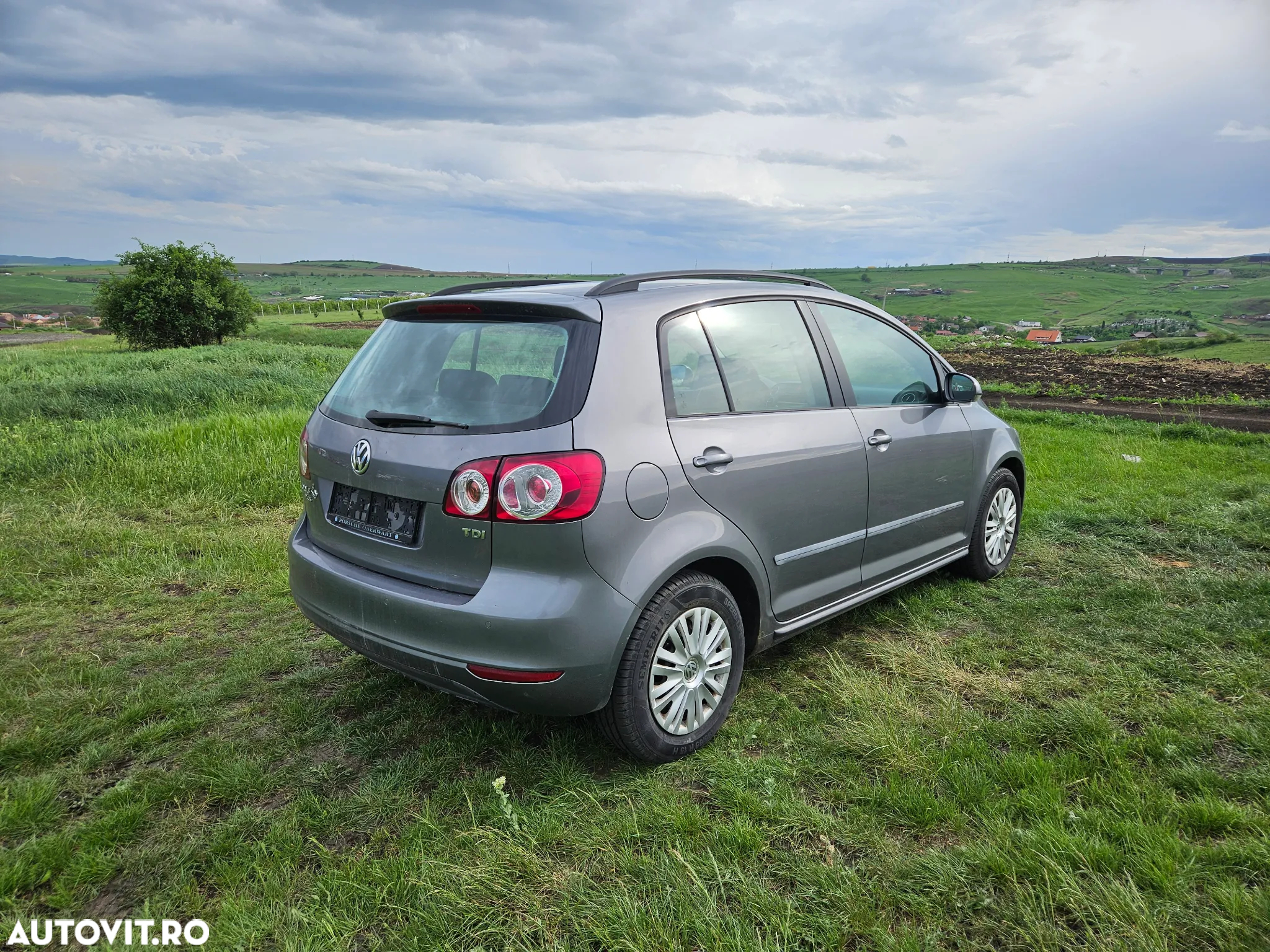 Volkswagen Golf Plus 1.6 TDI DPF Trendline - 4
