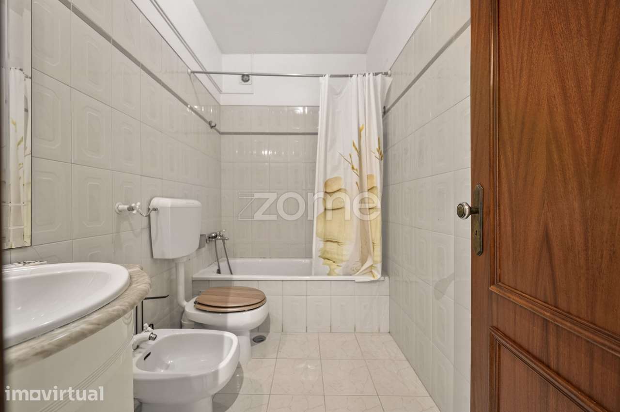 Apartamento T2 c/2 varandas a 3mins da estação das Mercês - Grande imagem: 5/22