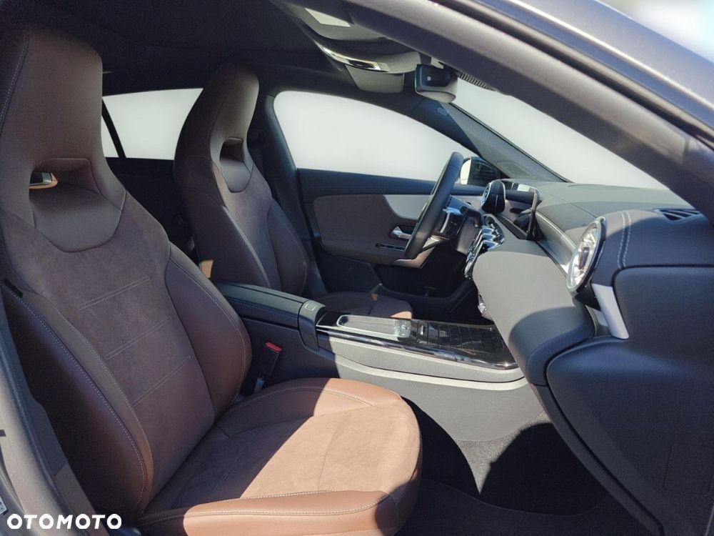 Mercedes-Benz CLA - 10