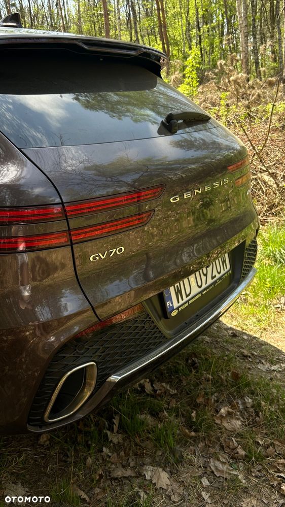 Genesis GV70 - 10