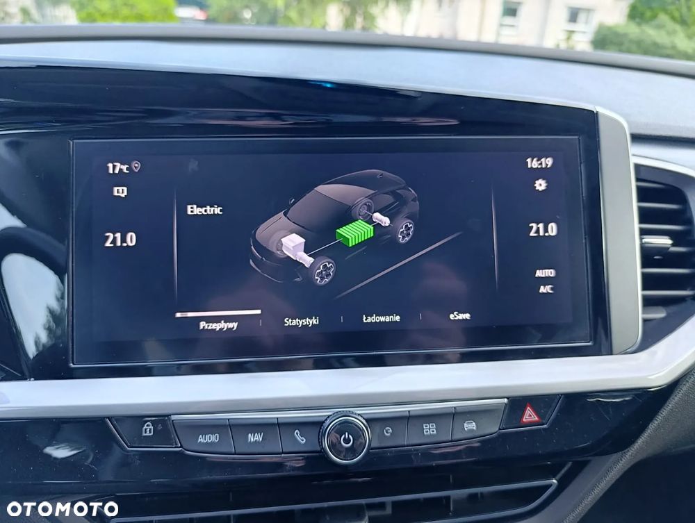 Opel Grandland 1.6 T PHEV Business Elegance - 28