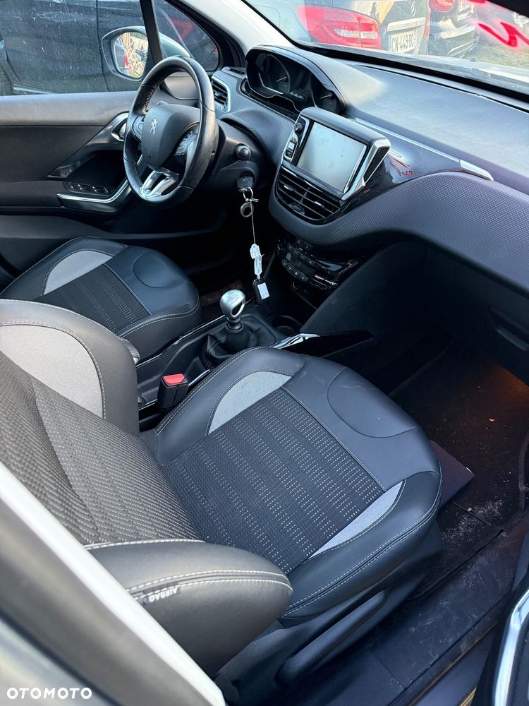 Peugeot 2008 - 11