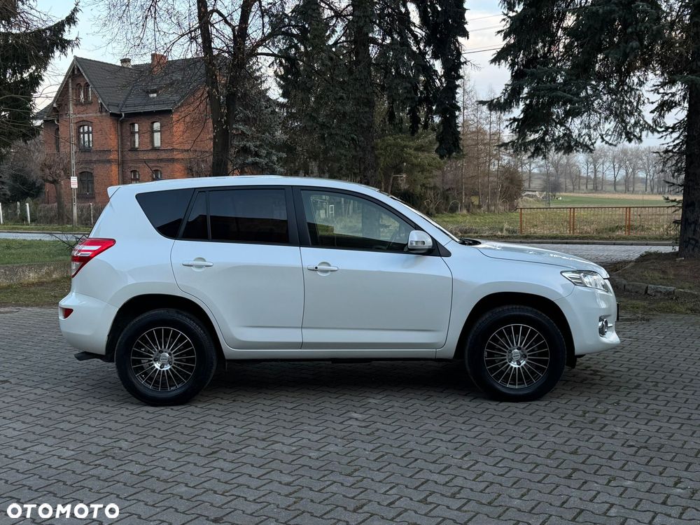 Toyota RAV4 2.2 D-4D Premium - 4