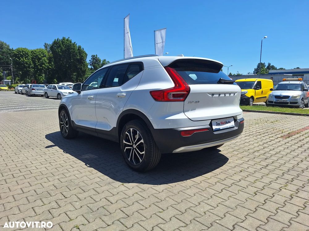 Volvo XC 40 T4 Geartronic Momentum Pro - 11