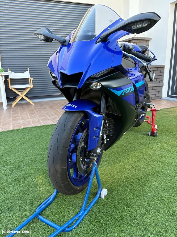 Usado Yamaha YZF 2024 - 21 999 EUR - Standvirtual.com