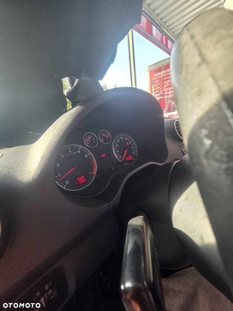 Audi A3 3-drzwiowe 1.6 Attraction - 23