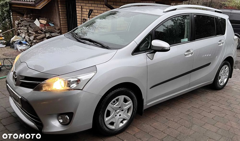 Toyota Verso 1.8 Premium 7os - 1