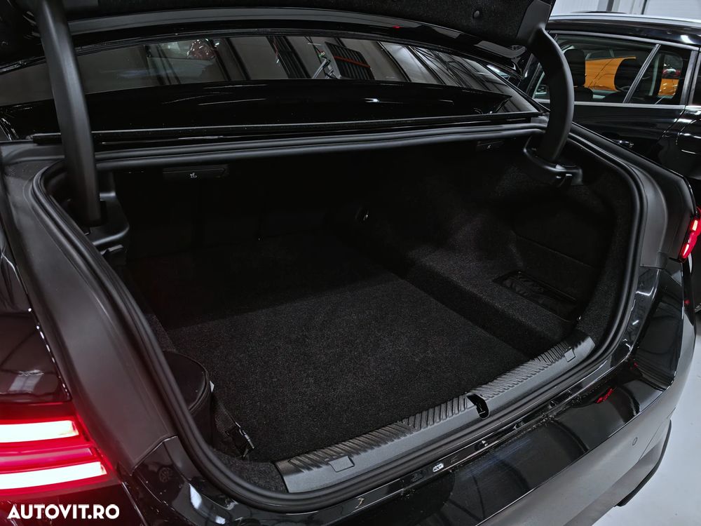 BMW Seria 5 520i AT MHEV - 38