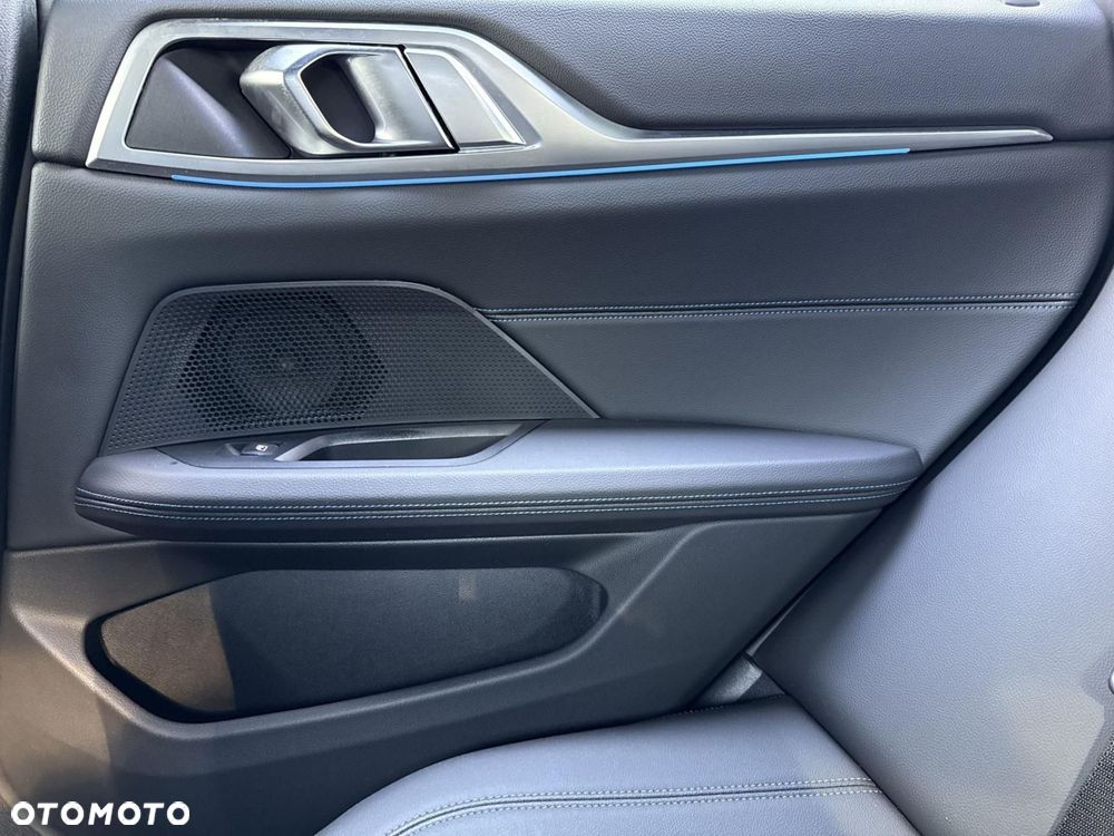 BMW i4 - 30