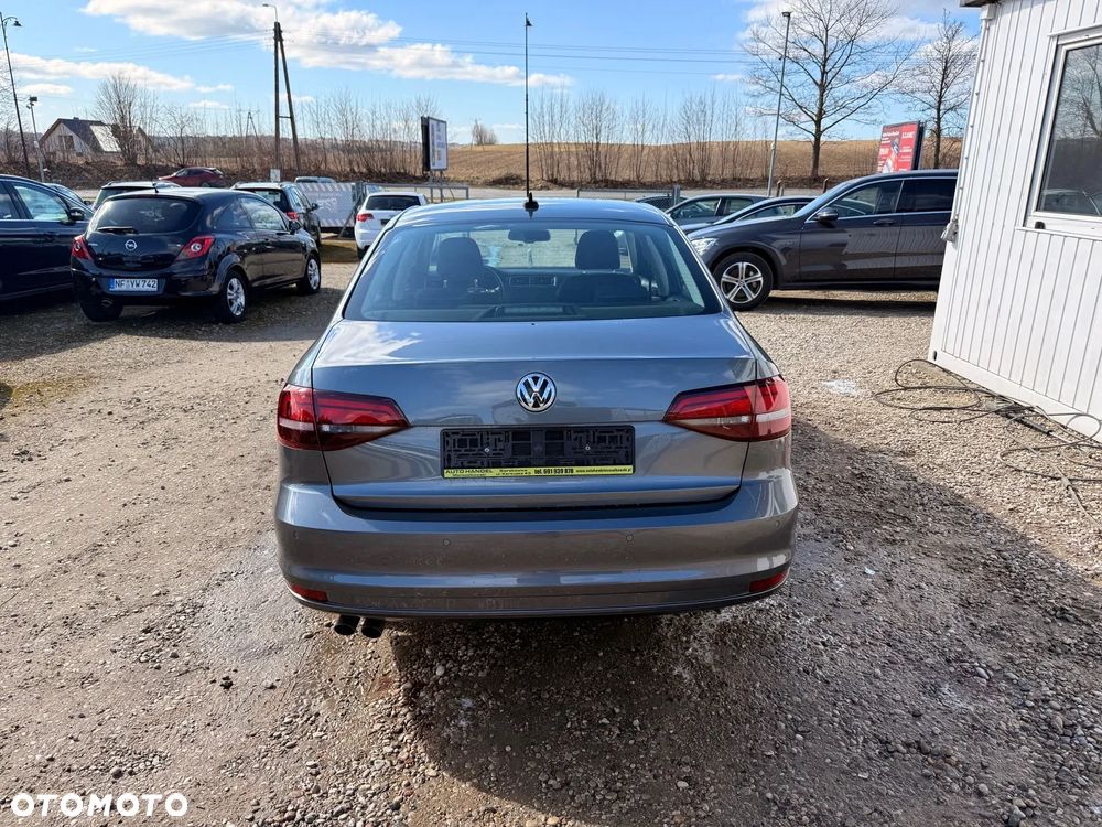 Volkswagen Jetta 2.0 TDI DPF BMT Comfortline - 9