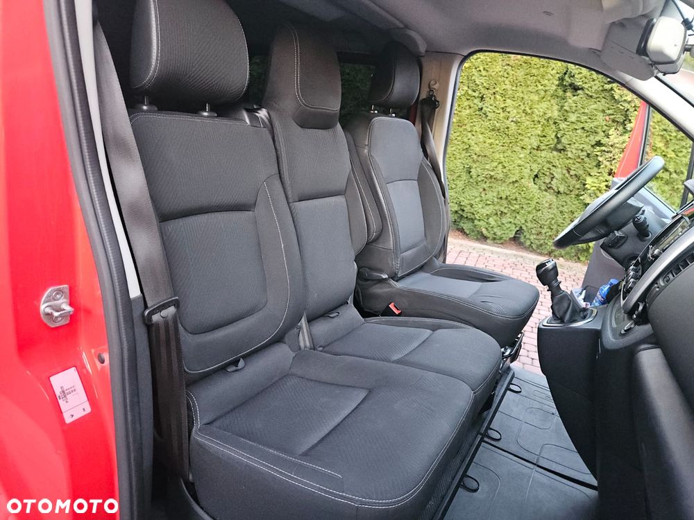 Renault Trafic Grand 2.0 dCi - 10