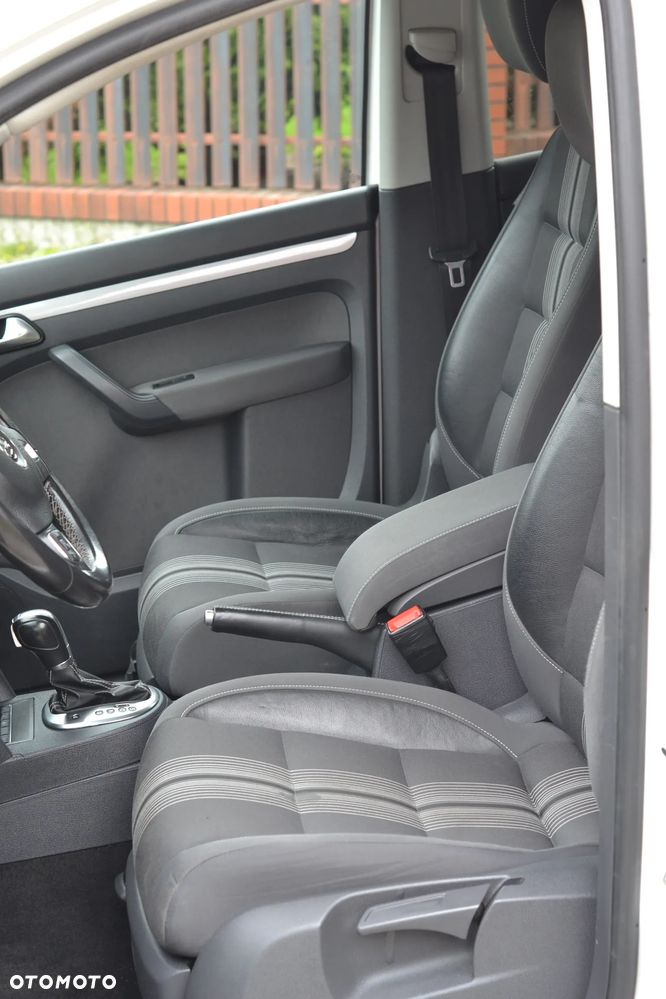 Volkswagen Touran - 8