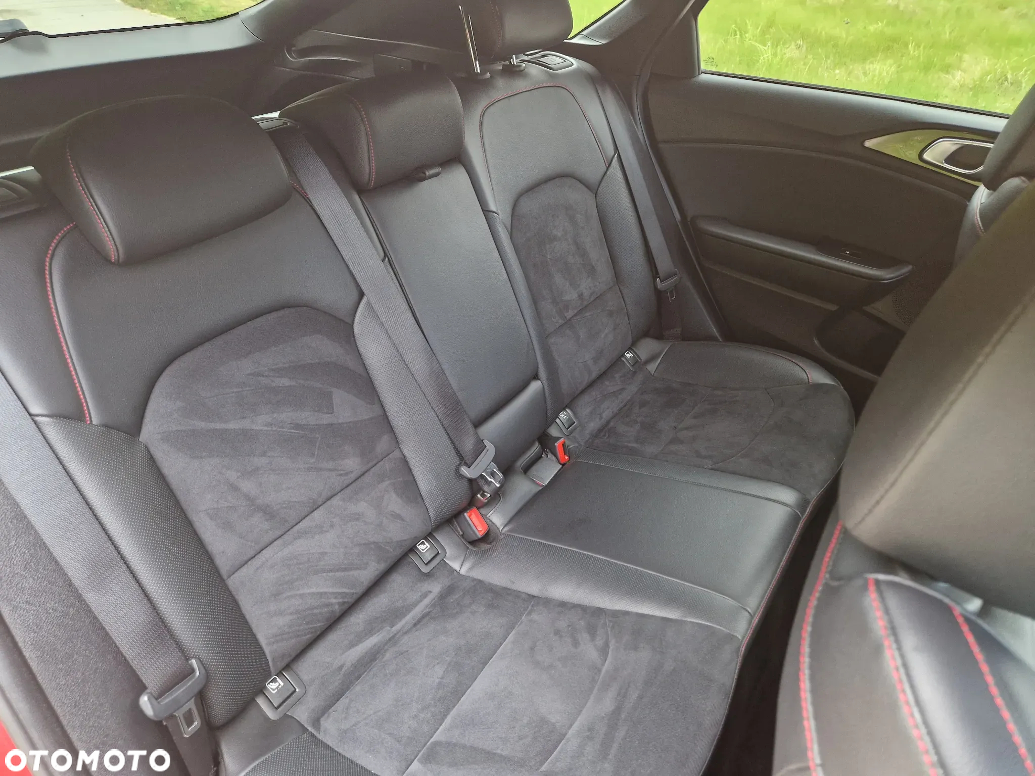 Kia ProCeed 1.6 T-GDI GT DCT - 14