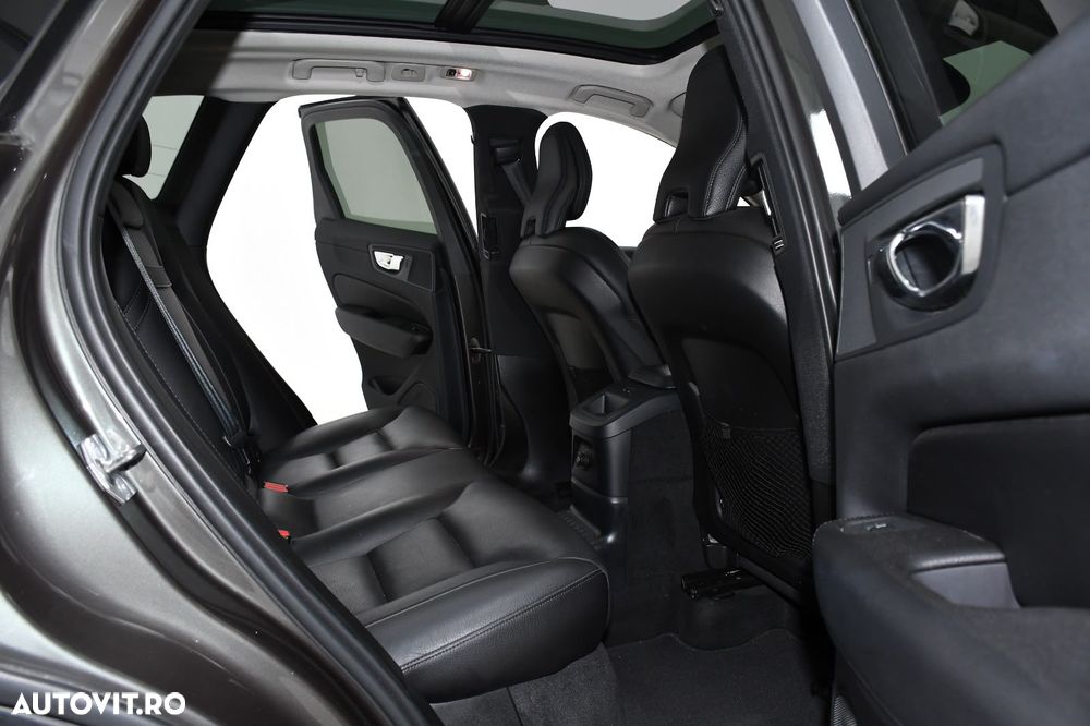 Volvo XC 60 - 25