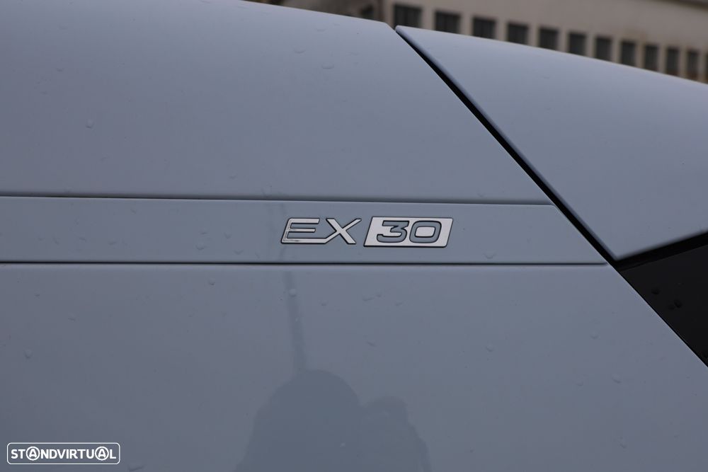 Volvo EX30 69 kWh Single Motor Extended Range Core - 25