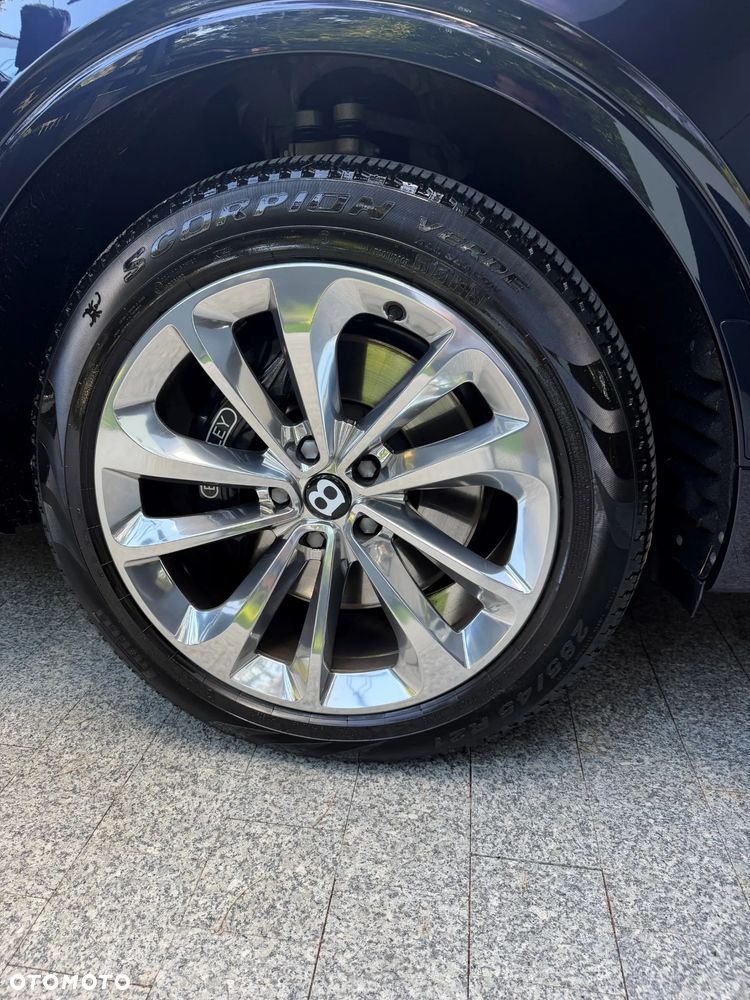 Bentley Bentayga V8 - 22