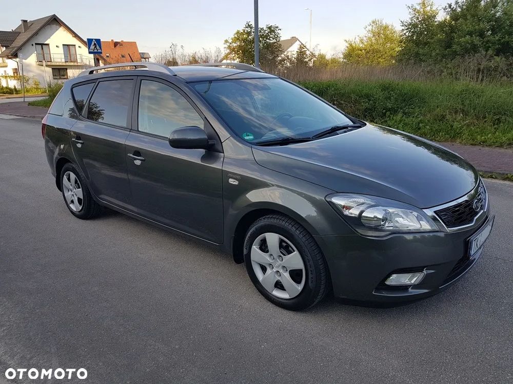 Kia Ceed 1.4 CVVT Dream-Team Edition - 3