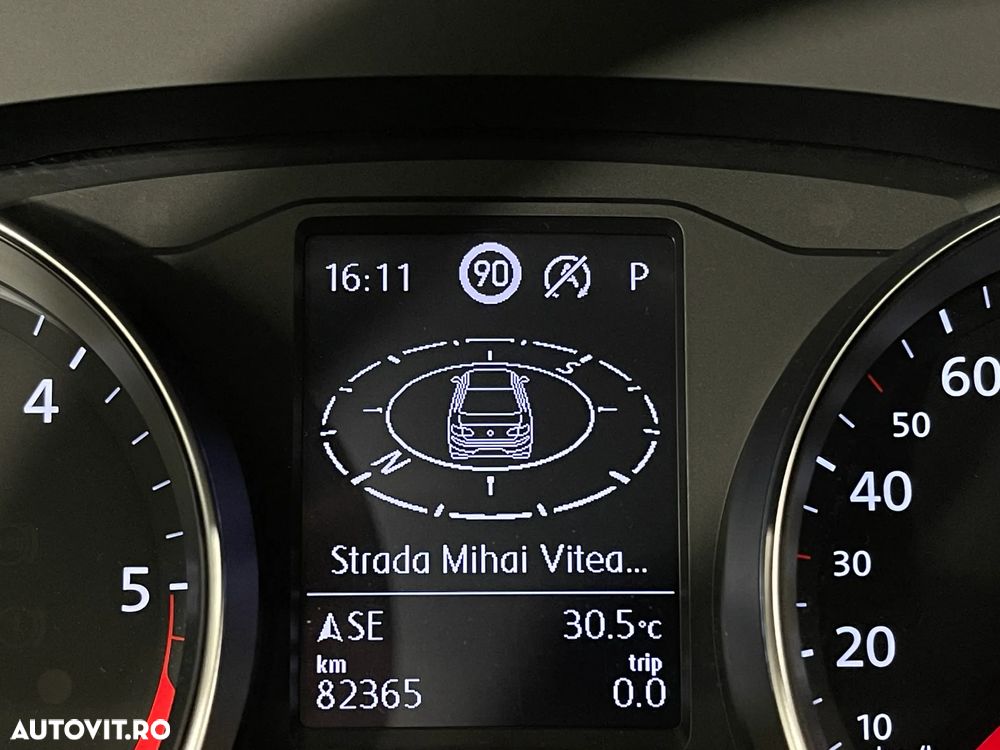 Volkswagen Passat 2.0 TDI DSG Comfortline - 24