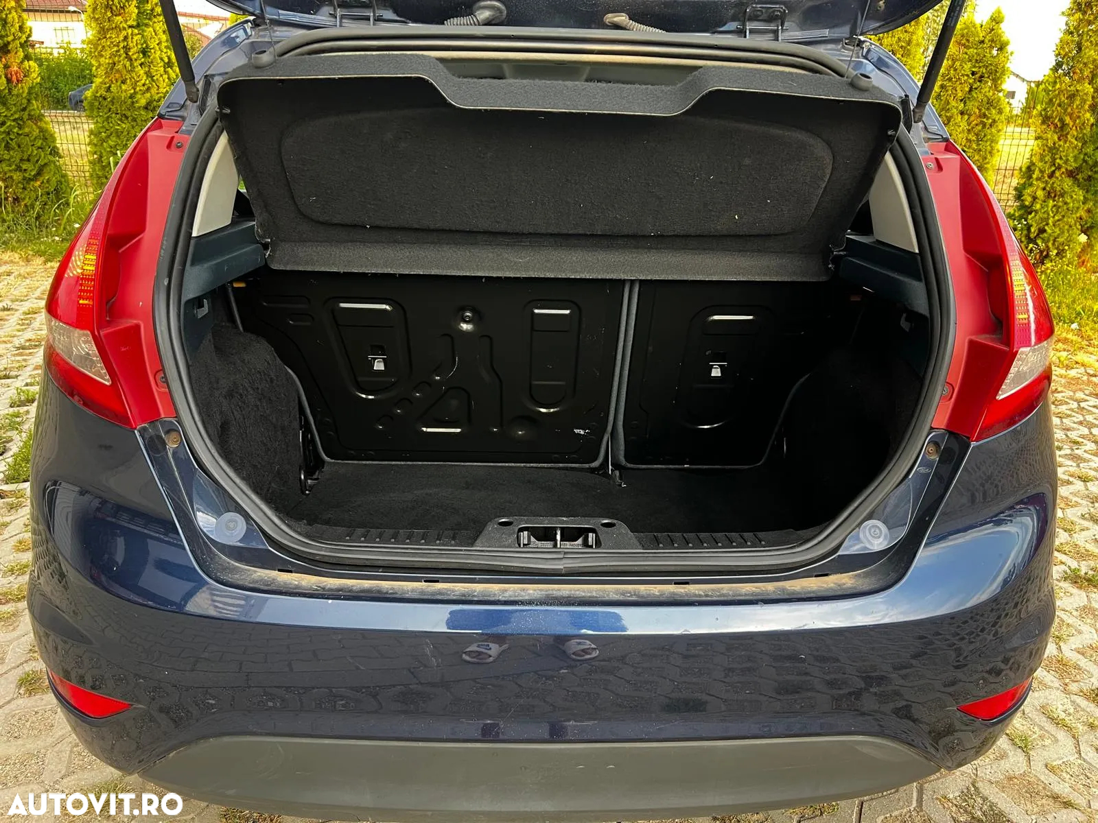 Ford Fiesta 1.4 TDCI Ambiente - 12