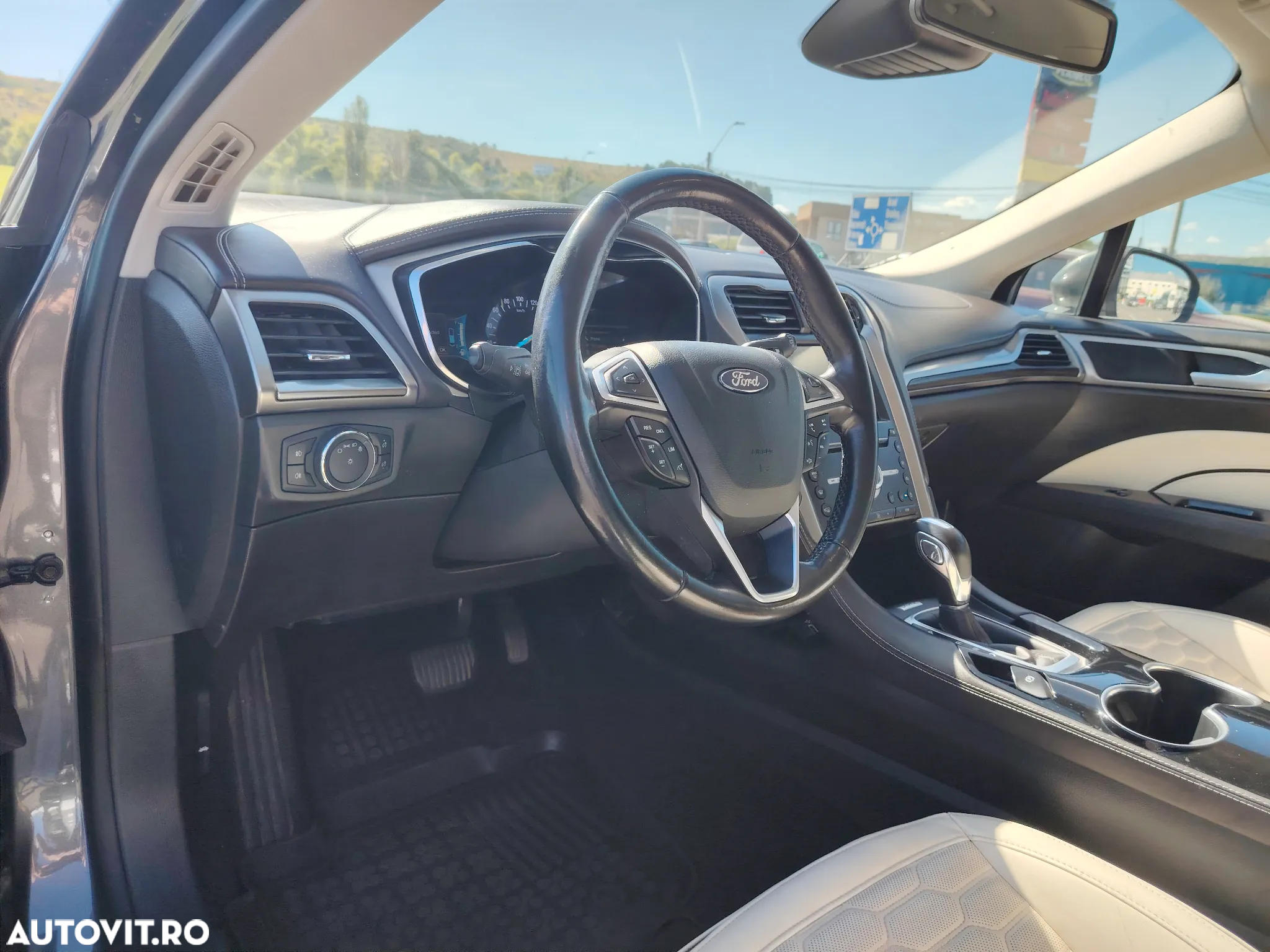 Ford Mondeo 2.0 HEV Vignale - 13