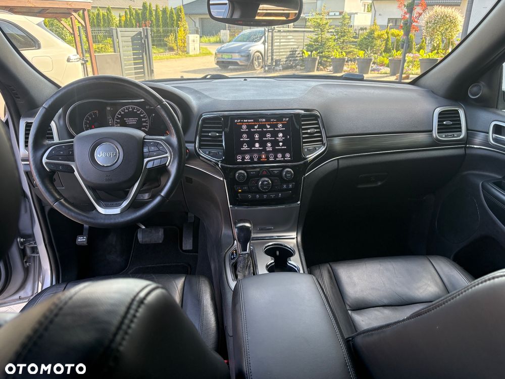 Jeep Grand Cherokee - 13