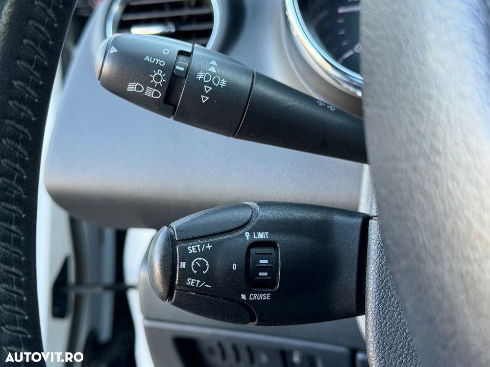 Peugeot 3008 BlueHDi 120 Stop & Start Allure - 13
