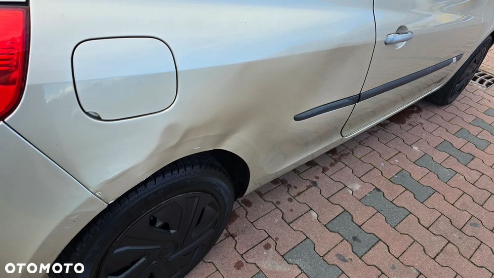 Renault Clio 1.6 16V Expression - 13