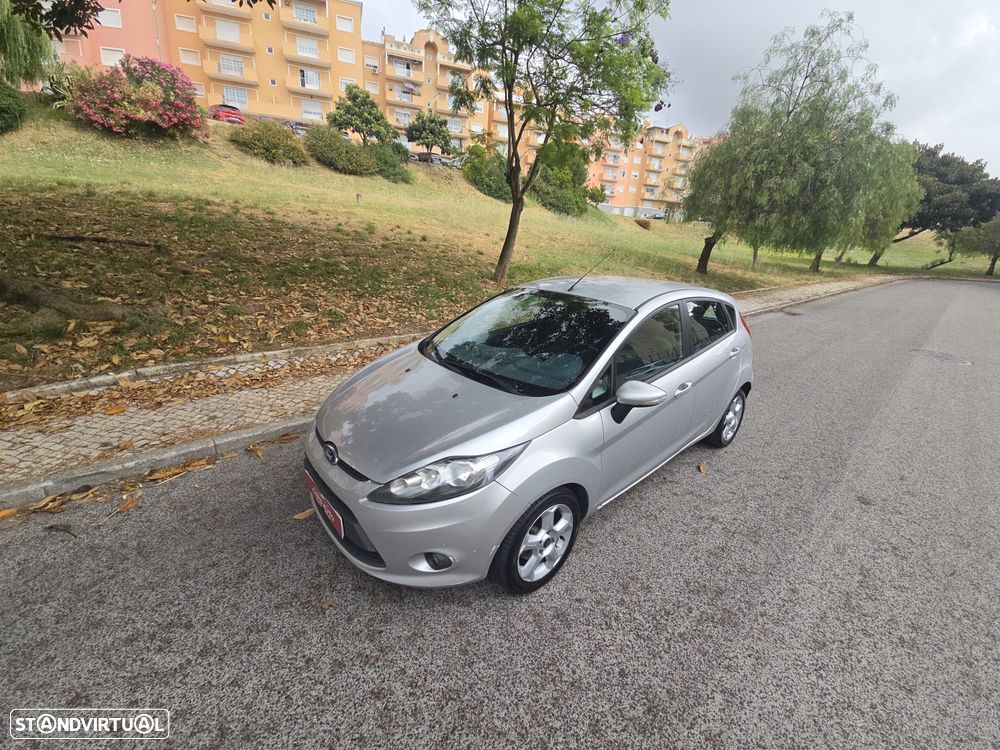 Ford Fiesta - 32