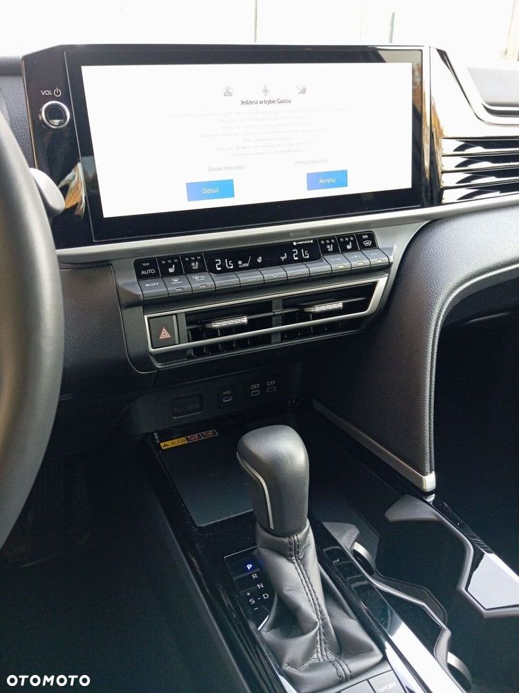 Toyota Camry 2025