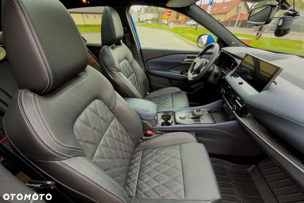 Nissan Qashqai 1.3 DIG-T MHEV 4x4 Tekna+ Xtronic - 13