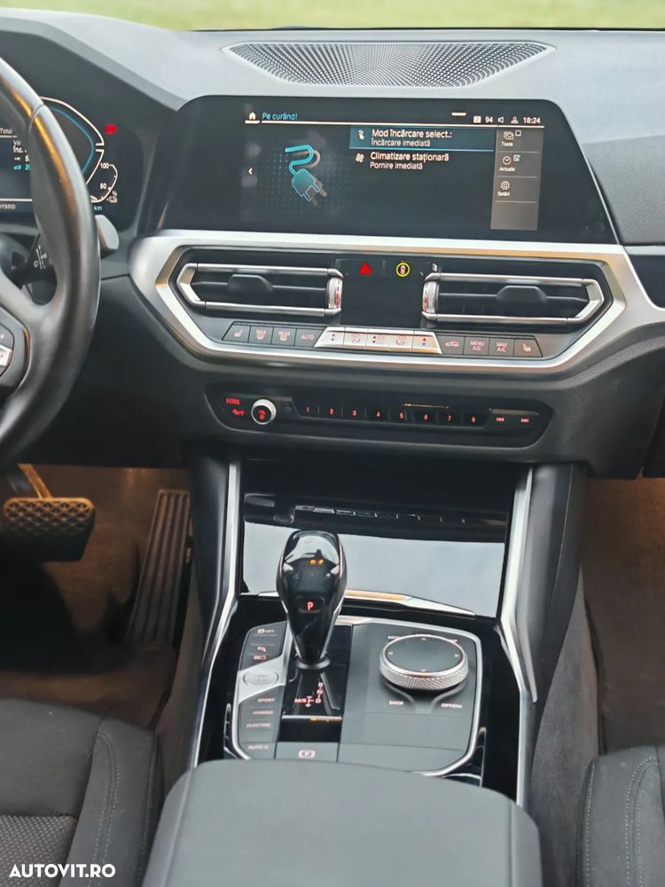BMW Seria 3 330e Touring xDrive Aut. Advantage - 11