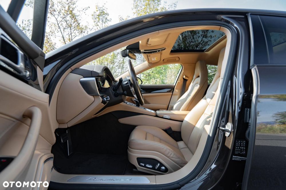 Porsche Panamera 4 E-Hybrid - 14