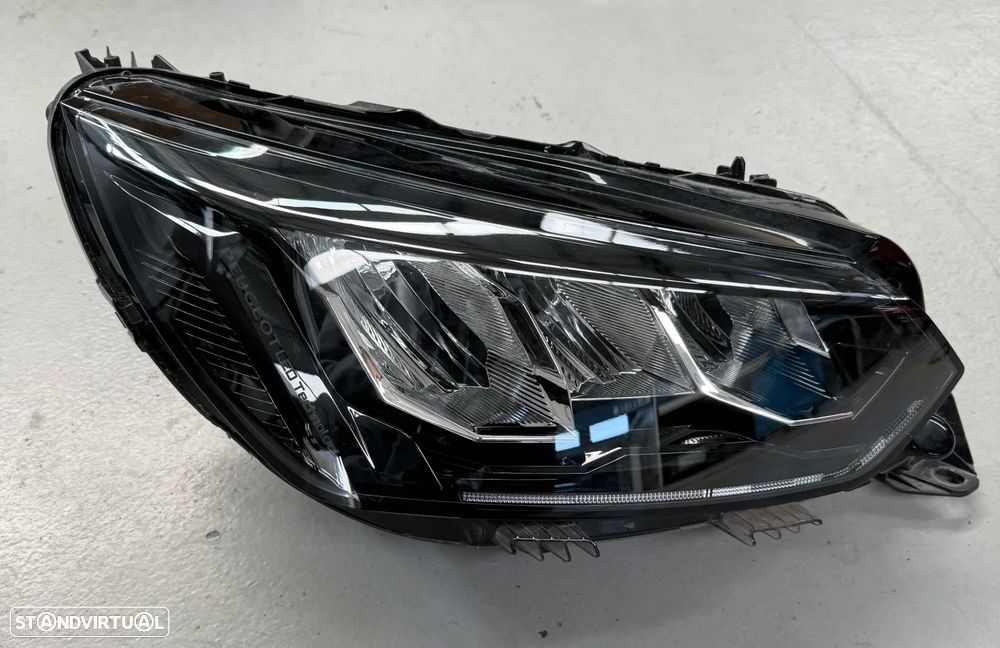 Otica esquerda peugeot 208 II