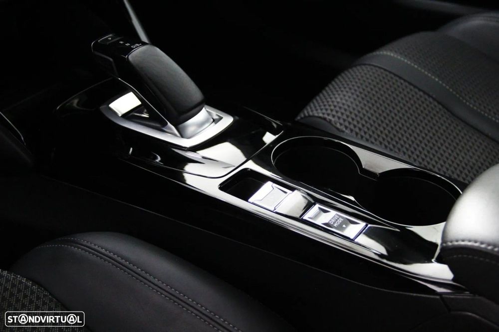 Peugeot e-2008 50 kWh GT - 7
