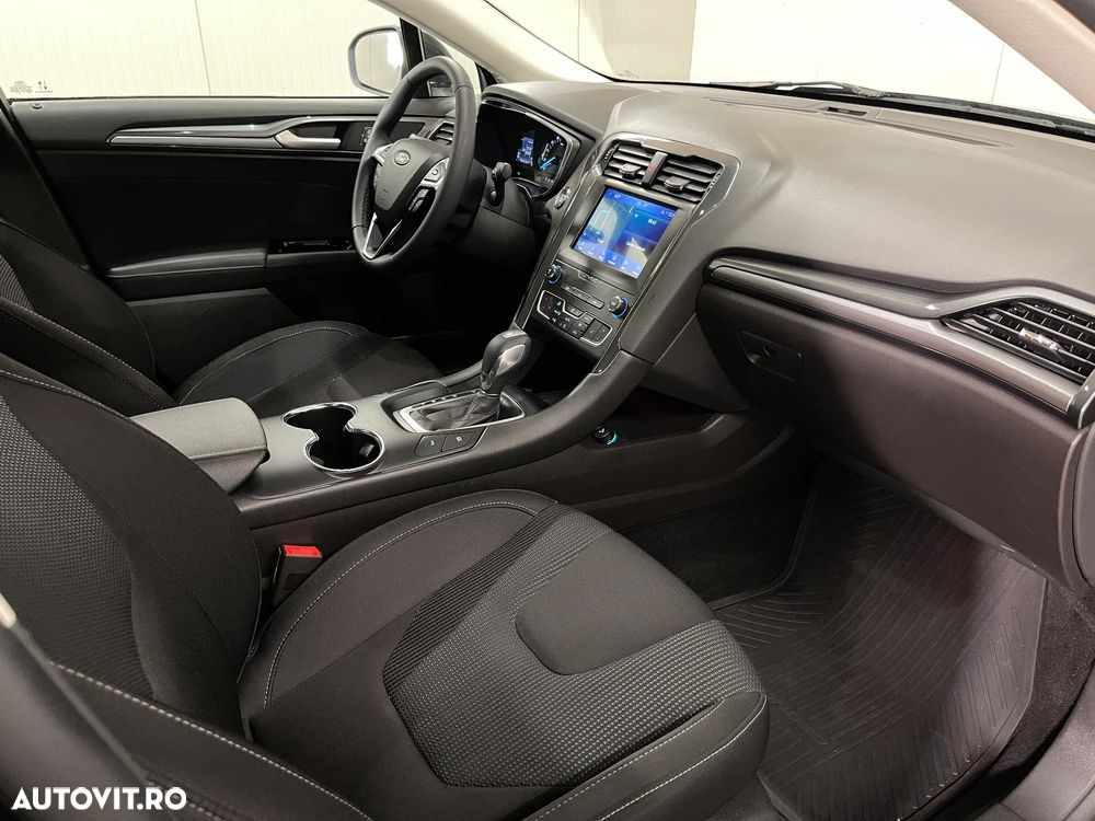 Ford Mondeo 2.0 HEV Titanium - 11