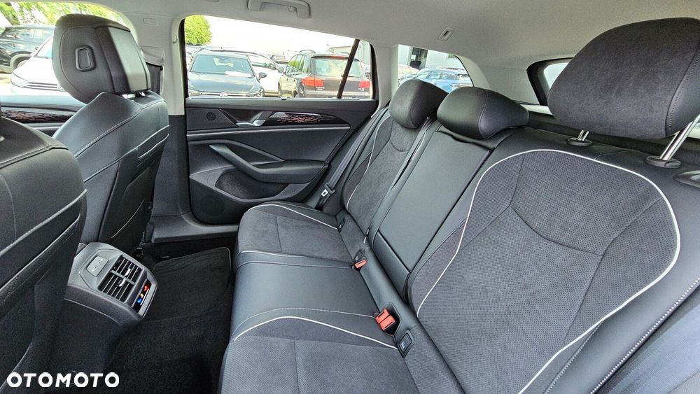 Volkswagen Passat - 25