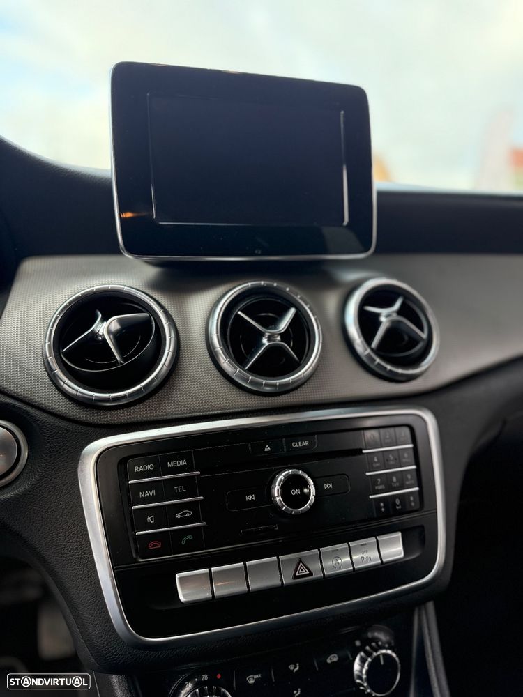 Mercedes-Benz CLA 180 d Shooting Brake Urban - 12