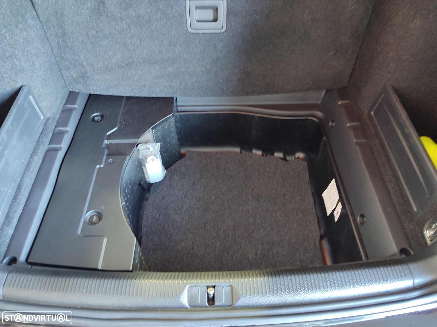 VW Passat Variant 1.6 TDI Confortline BlueMotion - 37