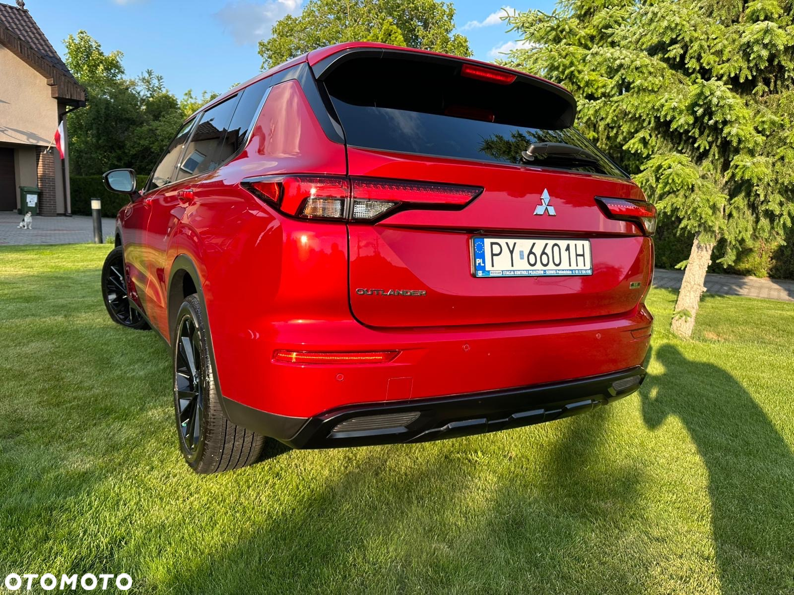 Mitsubishi Outlander - 2