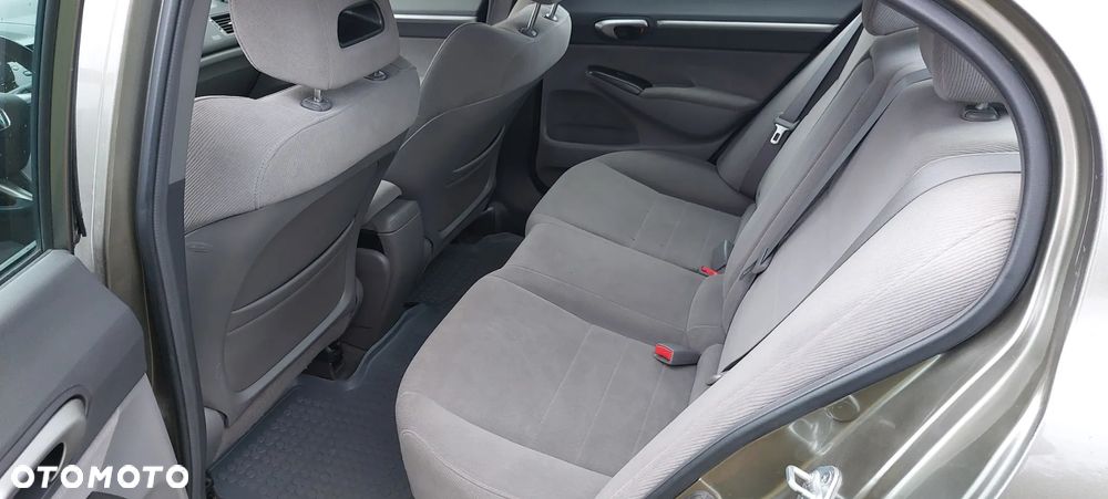 Honda Civic 1.8 Executive - 15