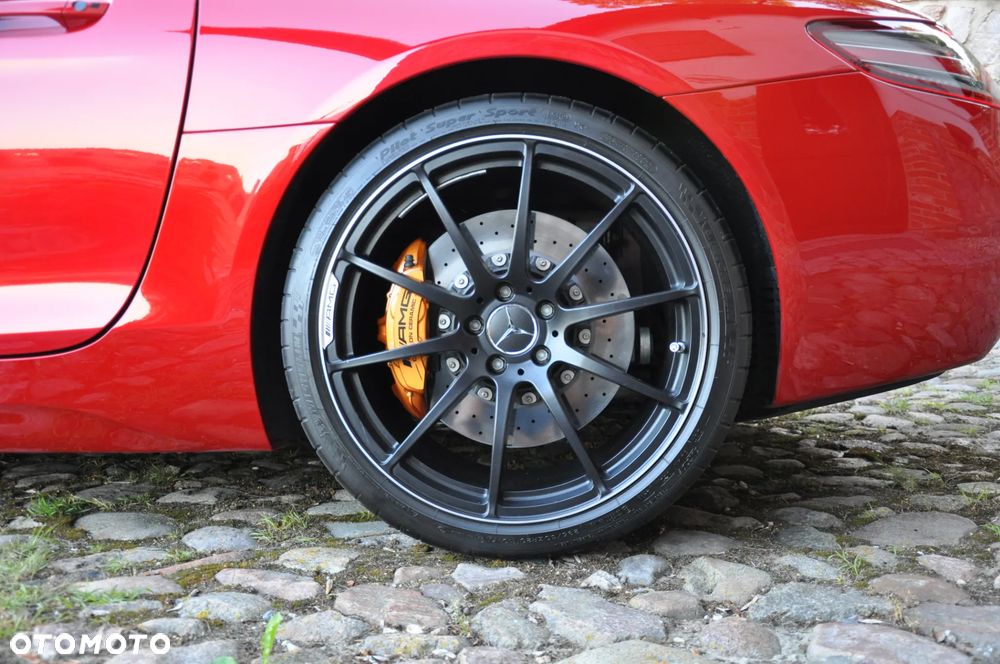 Mercedes-Benz SLS - 38