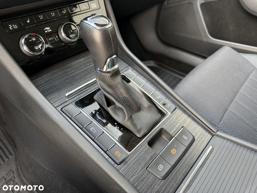 Skoda Superb 2.0 TDI SCR Style DSG - 13