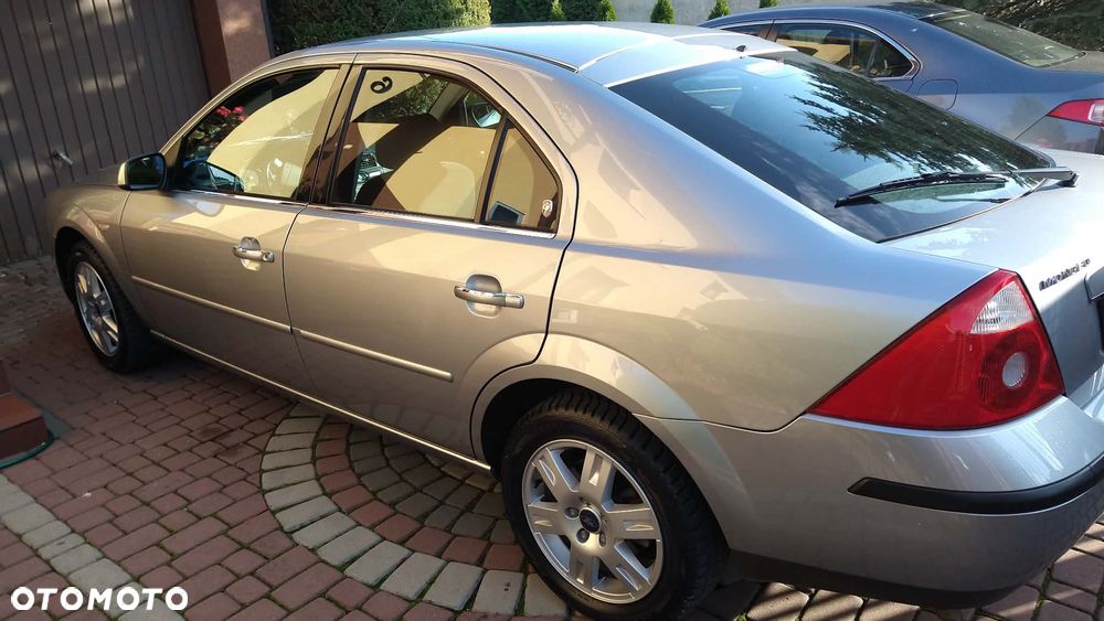 Ford Mondeo 1.8 Ghia - 4