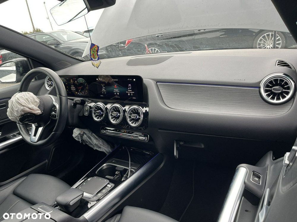 Mercedes-Benz GLA 250 4Matic 8G-DCT Style - 14